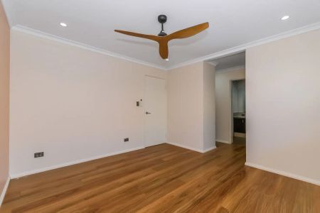 “MODERN FAMILY HOME | 3 BEDROOMS + THEATRE” - Photo 4