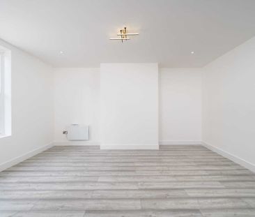 Bank Street - Photo 5