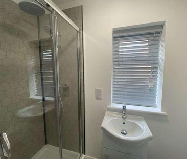 Newly Refurbished Ensuite Room With Kitchenette, PE1 - Photo 2