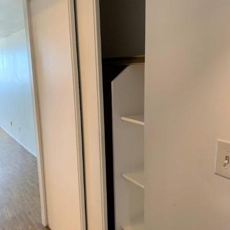 1 CH - 1 SDB - Montréal - $1,645 /mo - Photo 3