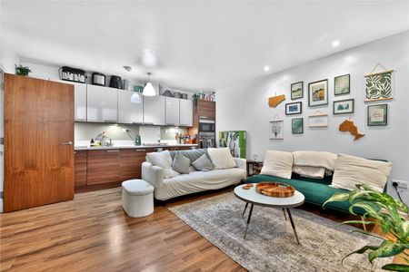 Copenhagen Place, London, E14 7FE - Photo 2