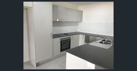 Modern Landsborough Duplex - Photo 3