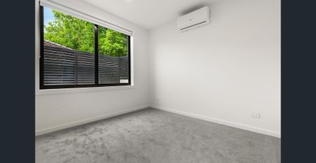 Prime Location Brand New Townhouse - Photo 4