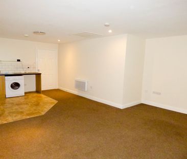 1 bed flat to rent in Front Street, Chester-Le-Street, DH3 - Photo 5