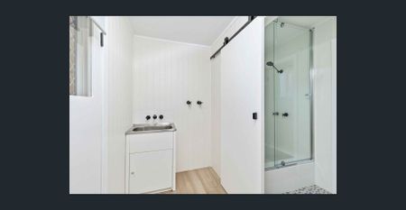 Renovated 2 Bedroom Apartment - Move In Now!! - Photo 3