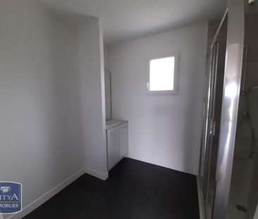 Location Maison 4 pièces 81m² BIARD 86580 - Photo 4