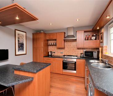 4 bedroom detached house to rent - Photo 6