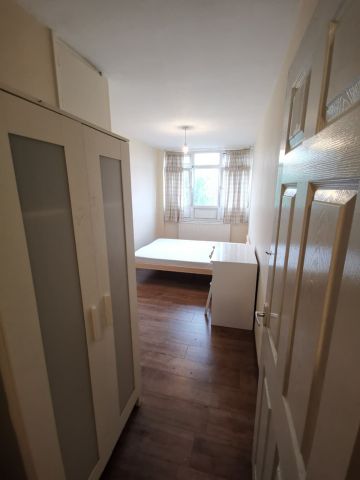 Room in a Shared Flat, Halyard House, E14 - Photo 3
