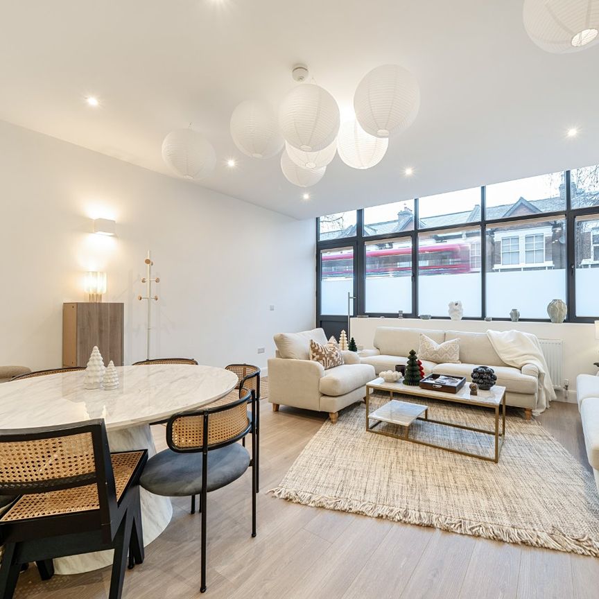 Kilburn Lane, Queens Park, London, W9 - Photo 1