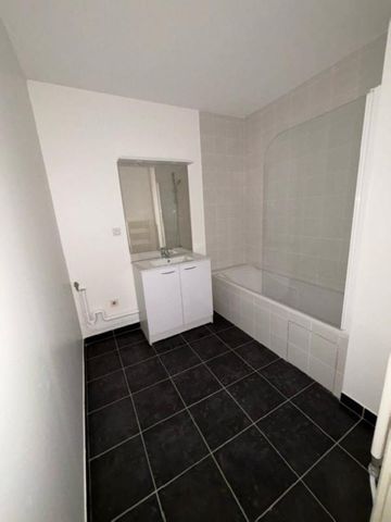 Appartement - T3 - OYONNAX - Photo 4