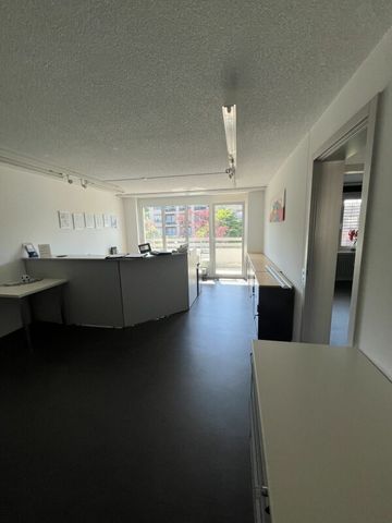 Grosszügige Wohnung an zentraler Lage - Photo 5