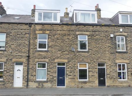 2 bedroom terraced house to rent - Photo 3