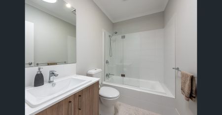 Brand New 3x2 Home in Prime Currambine Location - Photo 2