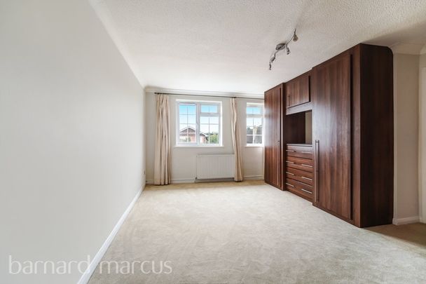 Spencer Close - Photo 1