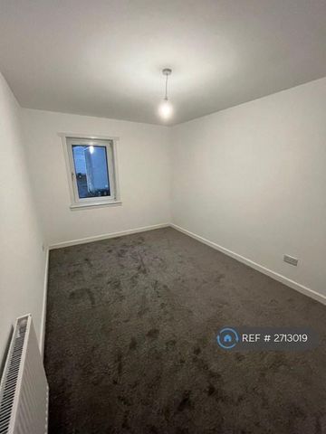 3 bedroom flat to rent - Photo 4