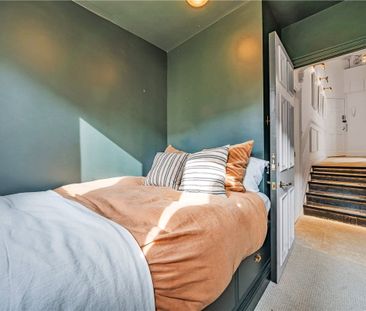 A beautiful newly renovated two bedroom ground floor apartment offe... - Photo 6