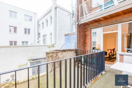 Mooi en centraal gelegen 2 slaapkamerappartement met terras en staanplaats - Foto 4