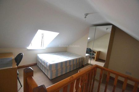 4 bedroom terraced house to rent - Photo 3