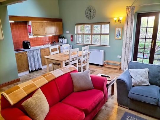 1 bedroom flat to rent - Photo 1