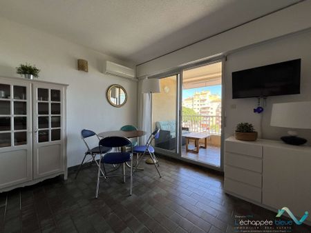 Studio climatisé pour 4 personnes avec vue mer sur le port d'Hyères - Photo 3