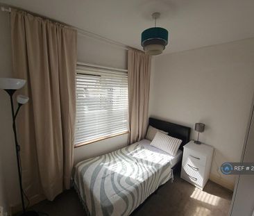 1 bedroom in a house share to rent - Photo 5
