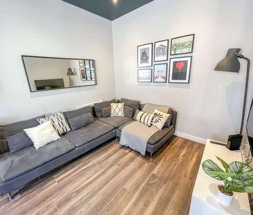 Esher Road, L6 - Photo 2