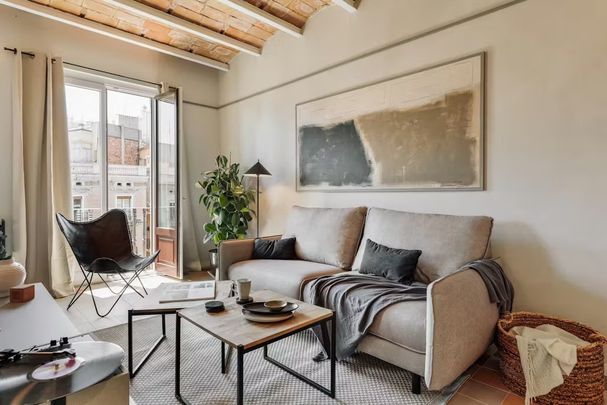 Ronda de Sant Pere, Barcelona, Catalonia 08010 - Foto 1