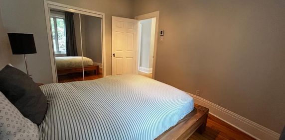 4½ + espace bureau à louer + cour arrière - BIEN LIRE - Photo 2