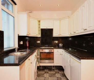 Room in a Shared House, Stevenage Road, E6 - Photo 3