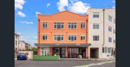 Spacious Apartment in Prime Bondi Beach Location - Opposite North Bondi Surf Club - Photo 5