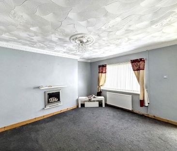 3 bedroom end of terrace house to rent - Photo 1