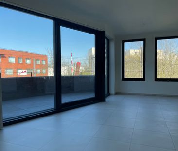 Instapklaar éénslaapkamer appartement met ruim terras - Foto 2