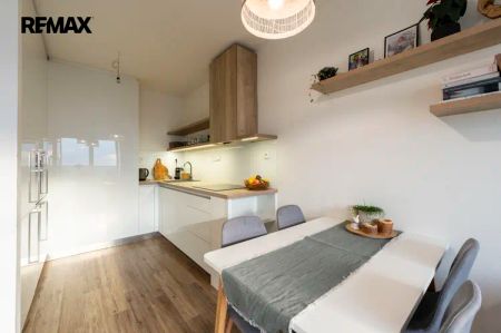 Pronájem nadstandartního bytu 3+kk s terasou o velikosti 15 m - Fotografie 4