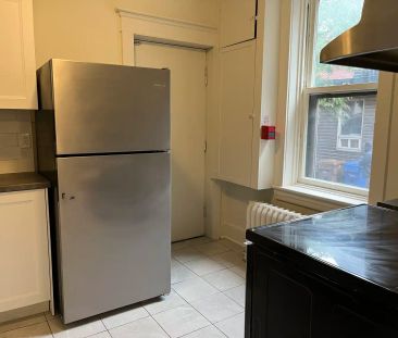 415 Elgin Street — 3 Bedroom - Photo 4