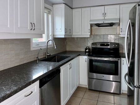 For Lease - 346 Riverstone Drive, Oakville, Ontario - Photo 5