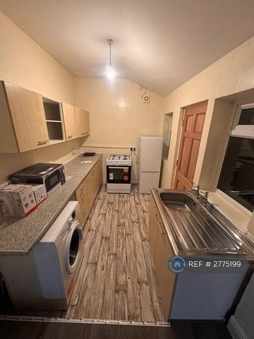 5 bedroom terraced house to rent - Photo 5