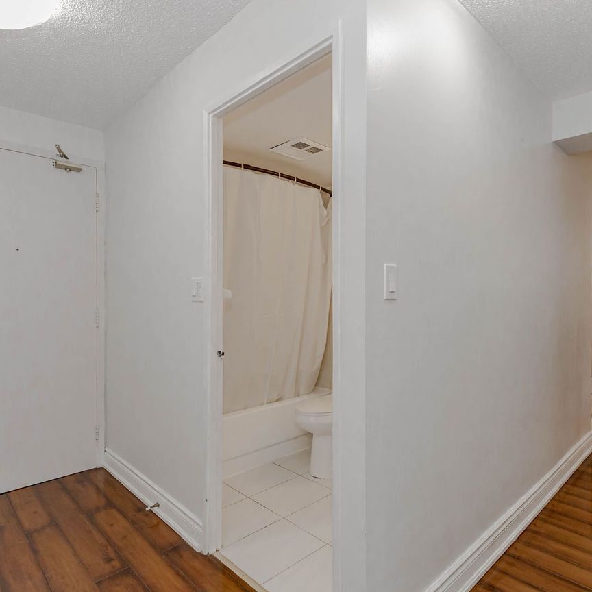 For Lease - 145 Hillcrest Avenue Unit# 111, Mississauga, Ontario - Photo 1