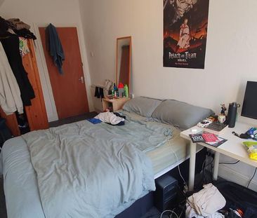 4 bedroom flat to rent - Photo 4