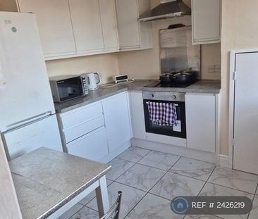 1 bedroom in a flat share to rent - Photo 6