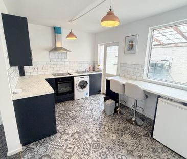 189 Donegall Avenue, BT126LU, Belfast - Photo 6