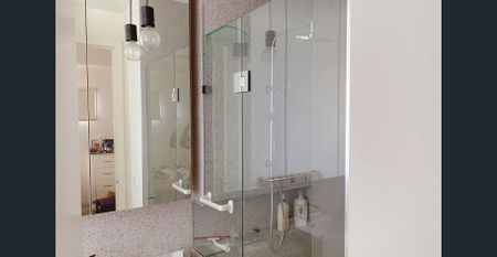 Furnished 3 bedrooms townhouse in Box Hill North - Photo 2