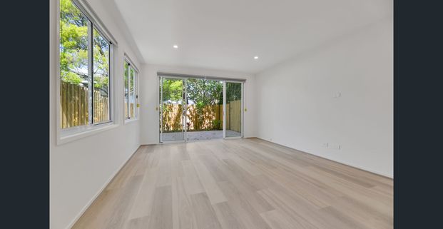 Brand New Modern Townhouse | Only 5km from the CBD | Small Complex! - Photo 1