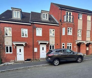 Pomeroy Crescent, Hedge End, SO30 - Photo 1