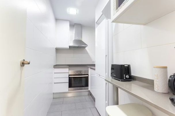 Carrer de Sant Iscle, Barcelona, Catalonia 08031 - Photo 1