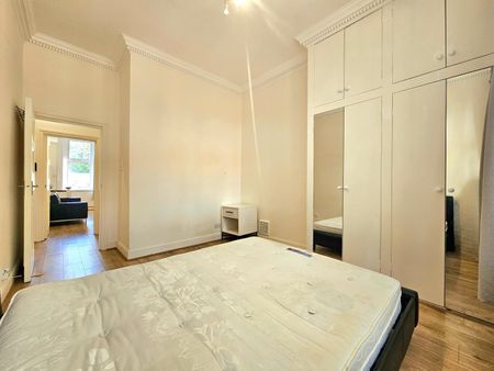2 Bed Flat, Hornton St, W8 - Photo 3
