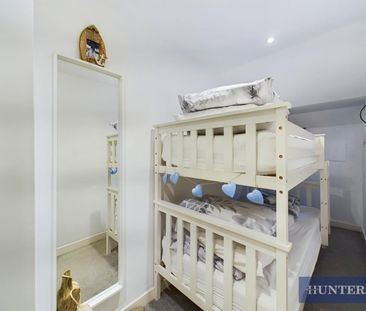 2 bedroom Flat To Let - Photo 5