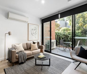 Contemporary Dual-Level Living with a Private Courtyard - Photo 1