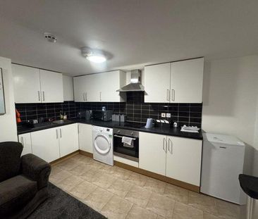 2 bedroom flat to rent - Photo 3