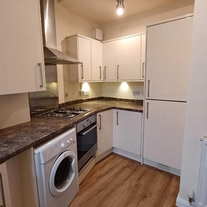 2 bed flat for rent in Merchiston - Photo 1