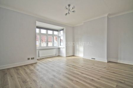 Price £3,250 pcm - Available Now - Unfurnished - Photo 3